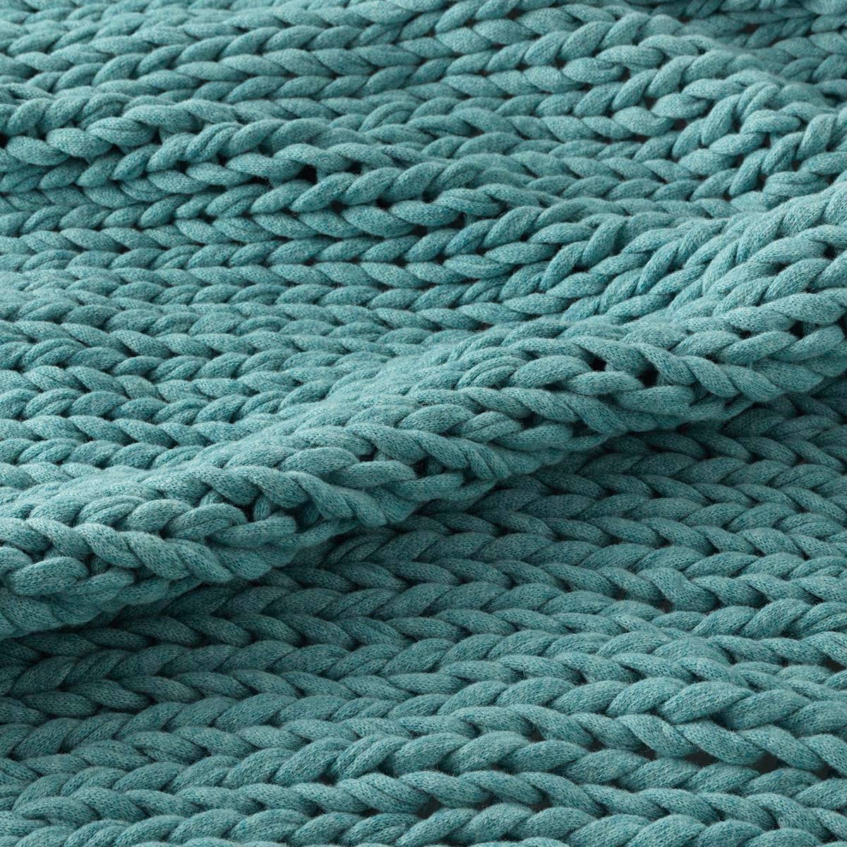 pool-wool-throw-closeup-3_2.jpg